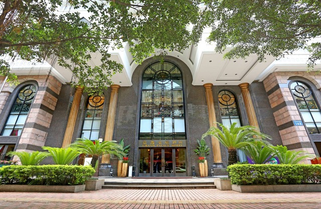 Grand Palace Hotel