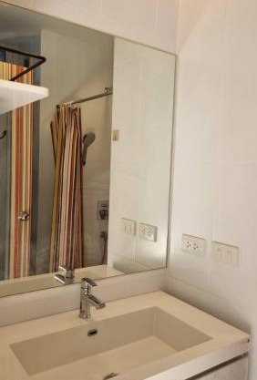 Grandblue condominium 511 with sea view