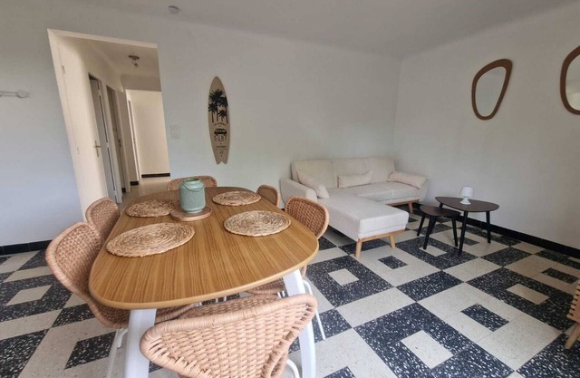 Grande Villa Avec Jardin à 10 Secondes de la mer Votre Havre de Paix Balnéaire!