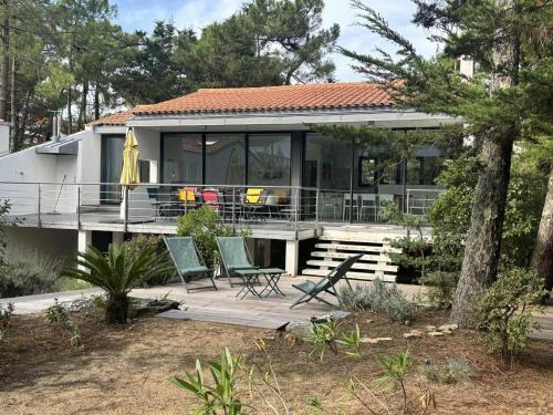Grande Villa Rénovée pour 10 - Terrasse, Jardin, Studio Indépendant, Proche Plage à La Tranche-sur-Mer - FR-1-194-261