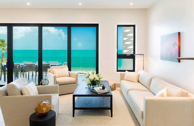 Grandiose Resort Suite w/Infinity Pool & Watersports!
