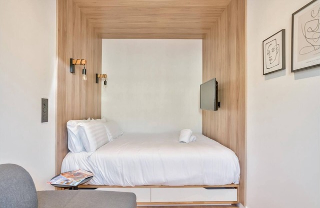 Grands Boulevards 5 bedroom apartment