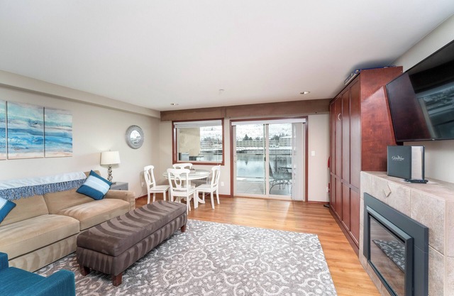 Grandview Waterfront 
