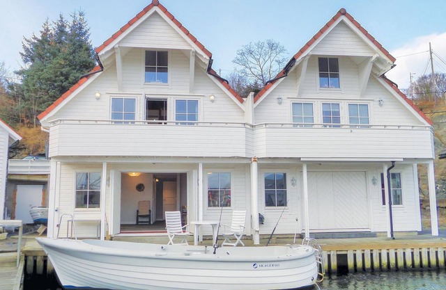 Great cottage type "fisherman's cottage" with a good standard, nice terrace with garden furniture an