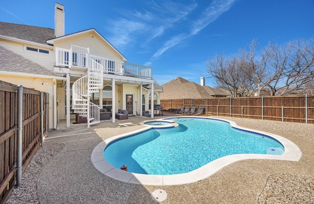 GREAT DEAL! Huge and Stylish Lake View House in Rowlett