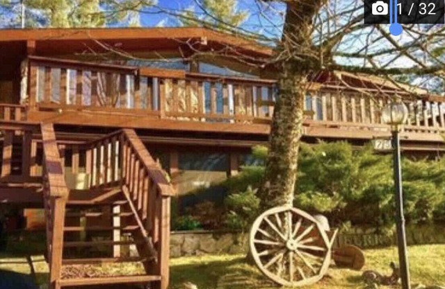 Great Escape Country Home with Outdoor Jacuzzi