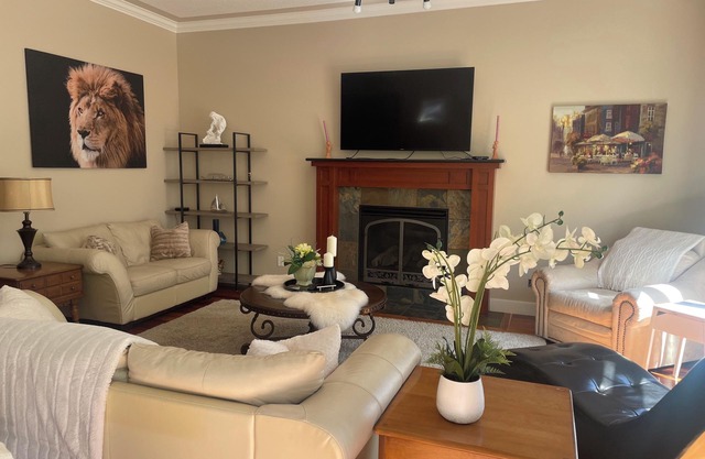 Great house in Inglewood, walking distance to Zoo, Downtown, Restaurants