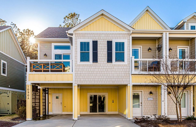 Great layout for families to enjoy Thanksgiving, Christmas and New Years