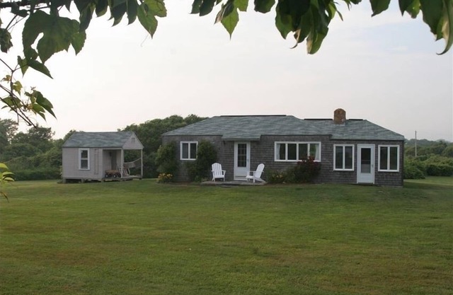 Great Location Next to Tappan's Beach.