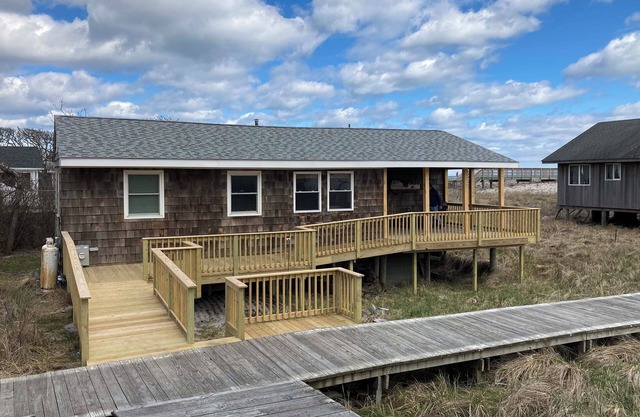 GREAT LOCATION, OCEAN VIEWS, MAJOR RENO IN 2025