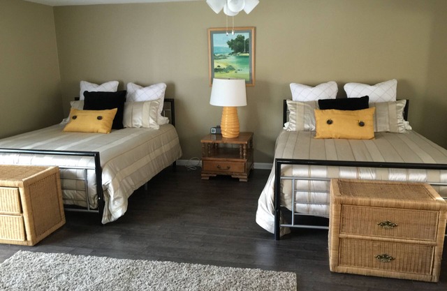 Great Location! Walk to Old Town La Quinta! 3 Bedrooms 3 Baths: Permit #063213