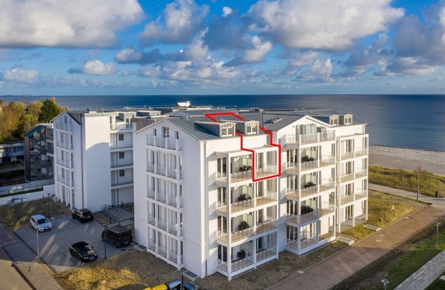 Great penthouse for 6 people over two floors with sea views and two bathrooms -