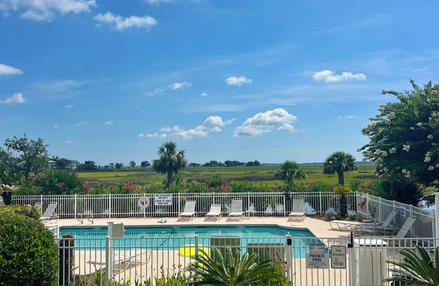Great summer rates, Location, Views, Convenience.Golf/Pool/Fitness/Biking