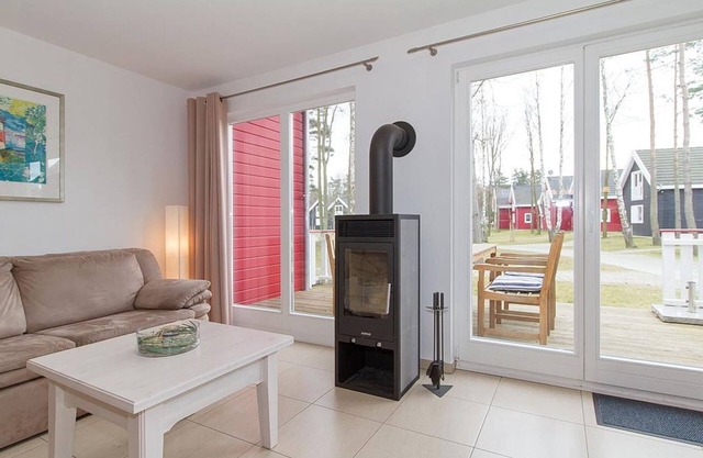 Great vacation home with infrared sauna, fireplace and south-facing terrace - 700 m to the beach! -