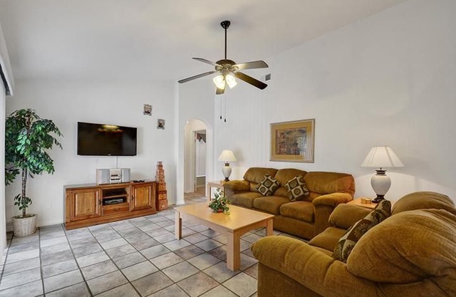 Greater Groves - Pool Home 4BD/3BA - Sleeps 8 - Gold - RGG408
