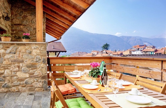 Green Chalet - wonderfull terrace few steps from lake and best trekking