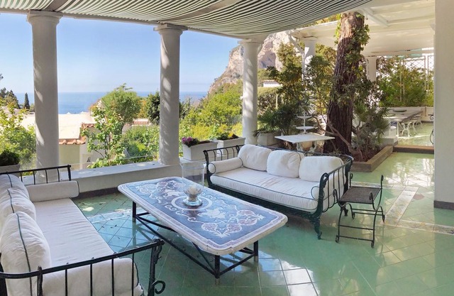 Green Coral – Luxury 1950’s Villa
