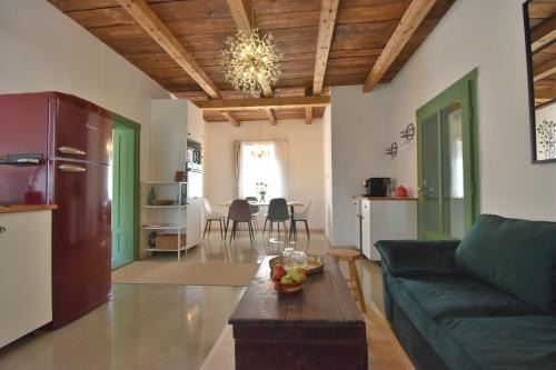 Green Escape-Entire House