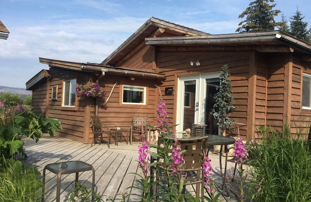 Green Timbers Lodging/Redwood Cabin