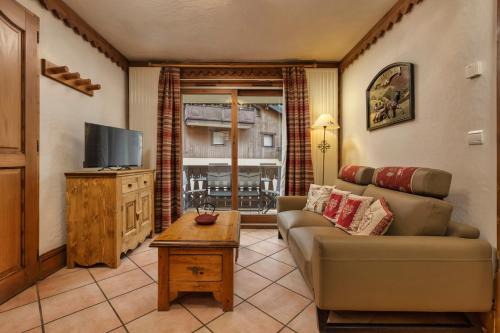 Grepon -City Center - Free Swimming pool, Sauna, Gym - Free Parking - By Cozee Rentals