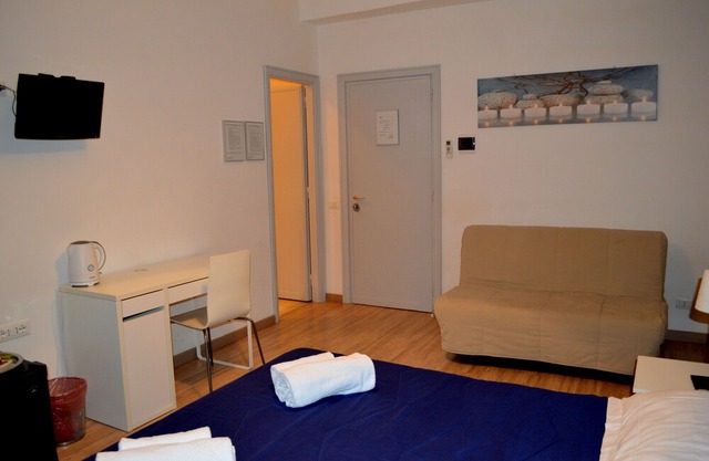GRETA ROOM IN BEAUTIFUL APARTMENT IN VATICAN