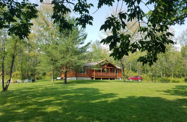 Grey's Getaway Cabin# 3 Cabin is a Slice of heaven in Finger lakes region!