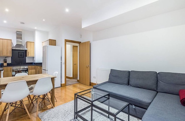 Greyhound 1 · Lovely 2 Bed Apartment Near West Kensington
