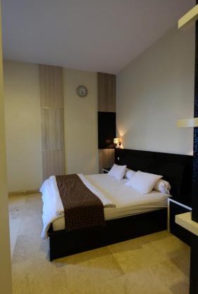 griya desa hotel & pool