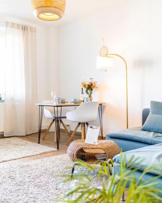 Große Wohnung mit Balkon, Waschmaschine und Smart TV