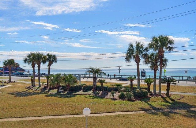Ground floor, Across from the Beach, Free Beach Service, Pool