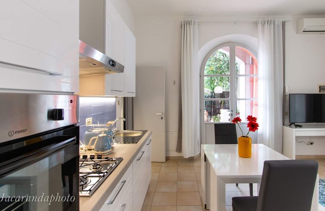 Ground floor apartment in the center with garden