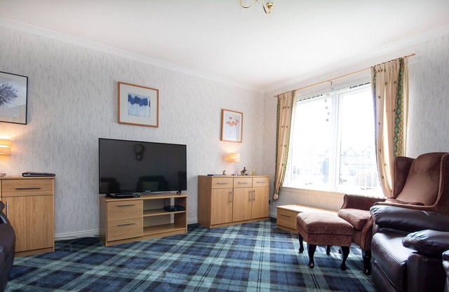 Ground floor Pitlochry centre apartment