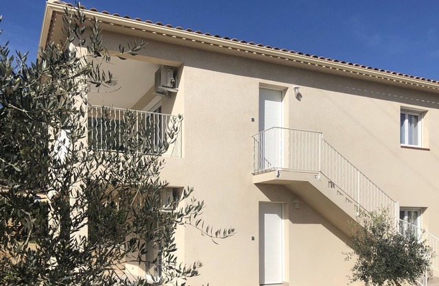 Ground floor villa in Ajaccio with communal swimming pool