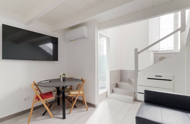 GuestHost - Cozy Loft-Studio Flat in Crescenzago
