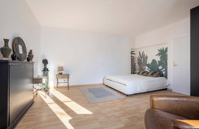 Guesthouse 'Chambre Kergoz' with Shared Garden and Wi-Fi