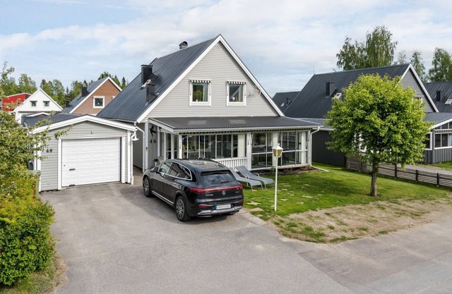 Guestly house with 4 BR