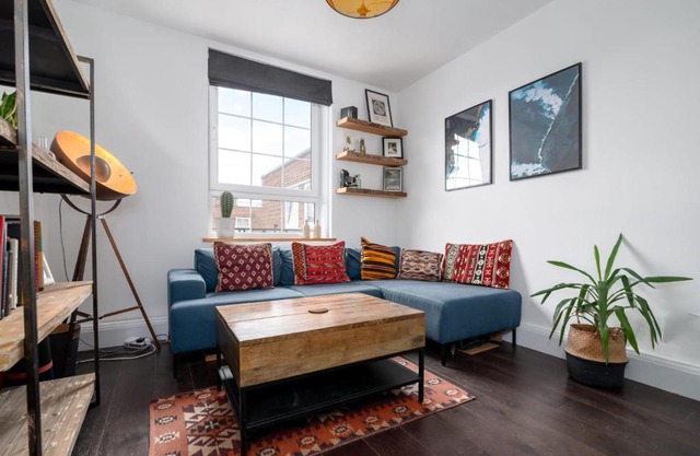 GuestReady - Modern Chic in Homerton