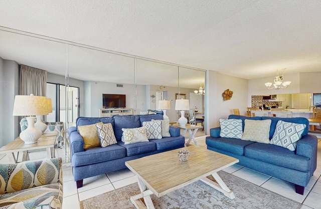Gulf and beachfront condo w/marvelous views, shared pool and hot tub