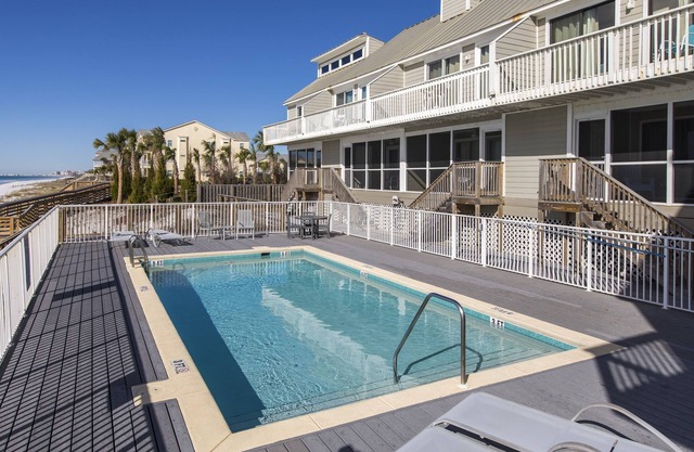 Gulf front! Beachside Pool, Private Beach Boardwalk, Dune Allen Beach