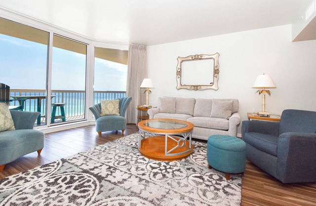 Gulf-front views w/complementary beach chairs!