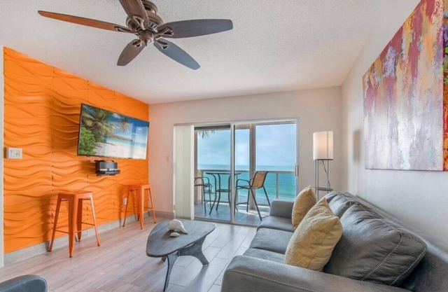 Gulf front - WIFI - Amazing views - Modern Furnishings - Leonardo Arms