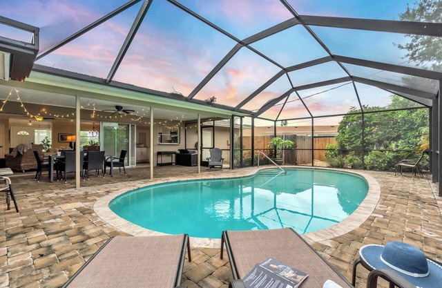 Gulf Gate Getaway – 2BR/2BA w/Heated Pool