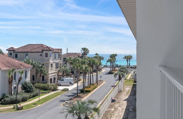 Gulf Views, Steps to Gulf + Included Beach Chair Setup ~ Maravilla 1411