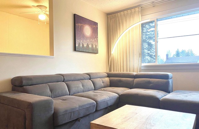 Gull BnB - Upper Suite w/Patio