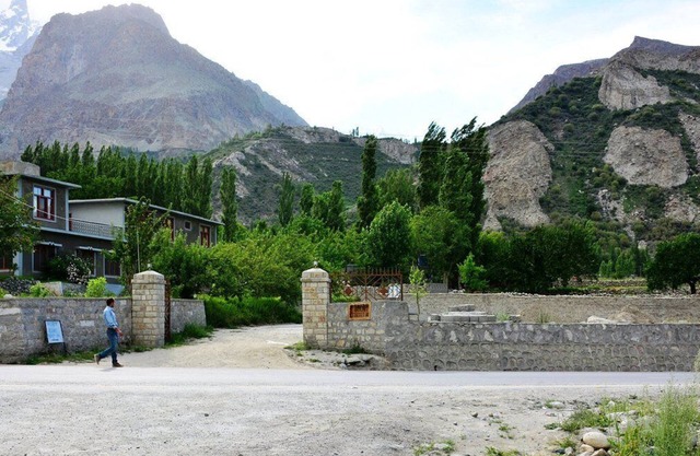 Gulmit Tourist Inn