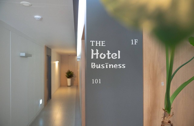 Gyeongpodae The Hotel Business