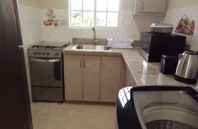 GYM+POOL+HotTub+3 Lounge Areas, #8 upstairs. -Airport 10 minutesnMIRANDO PLACE