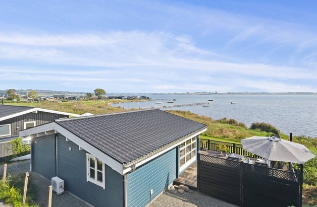"Gyrth" - 20m to the fjord by Interhome