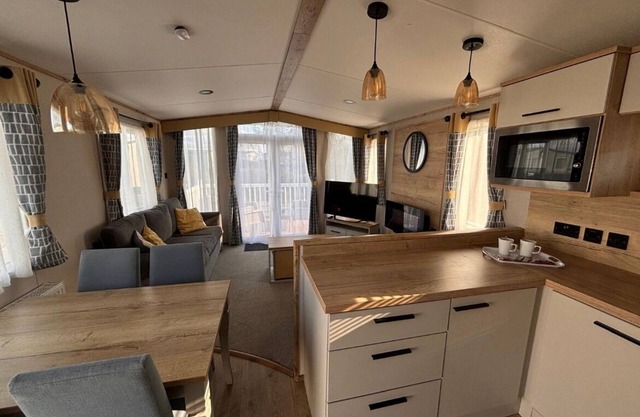 Hafan y Mor Park 3-Bed Caravan, Sleeps 8, Pets Ok