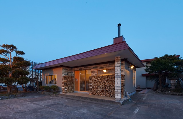haku hostel + cafe bar